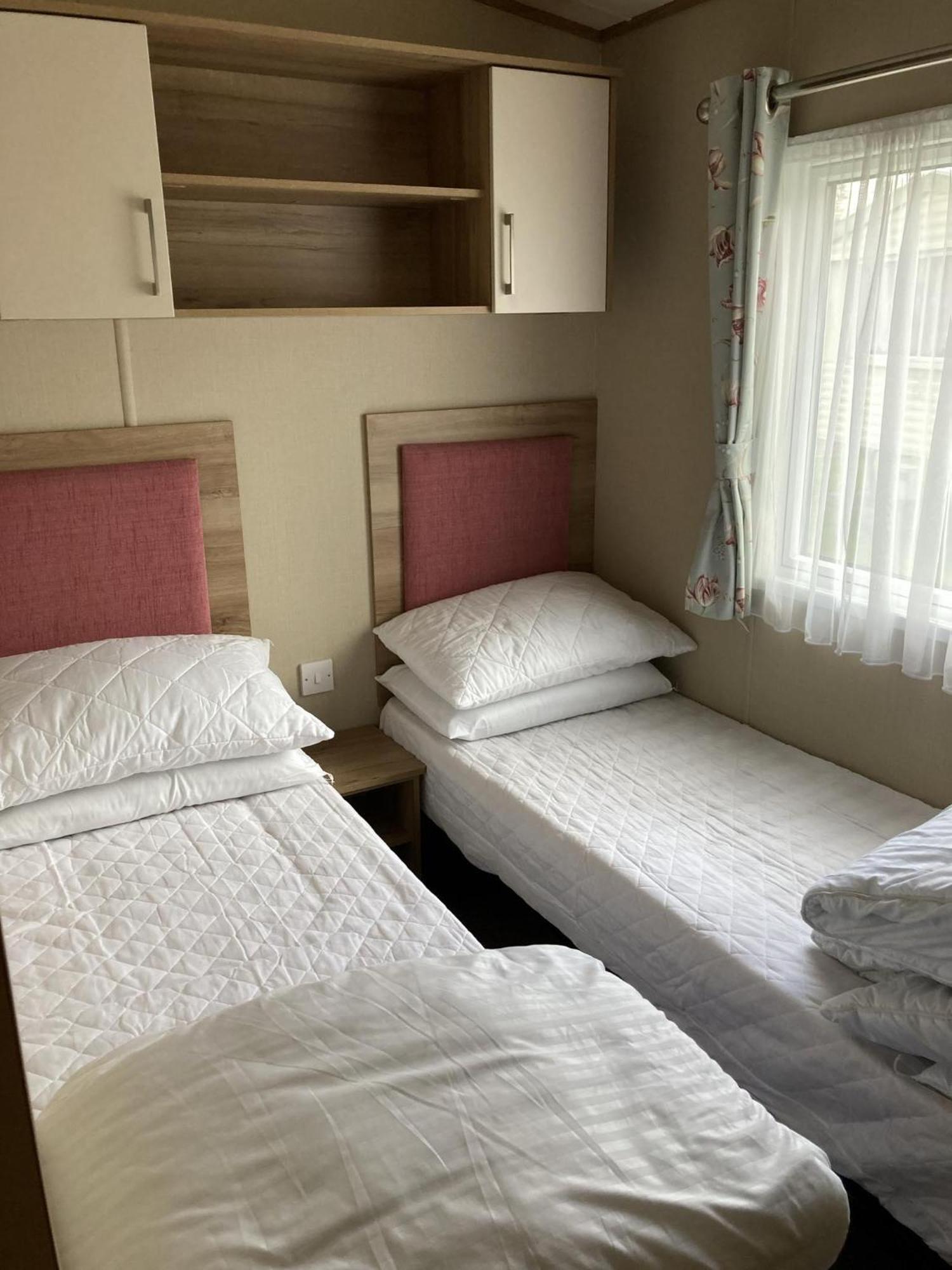 Lovely 6 Berth Caravan With Decking At Carlton Meres In Suffolk Ref 60058M Saxmundham Εξωτερικό φωτογραφία