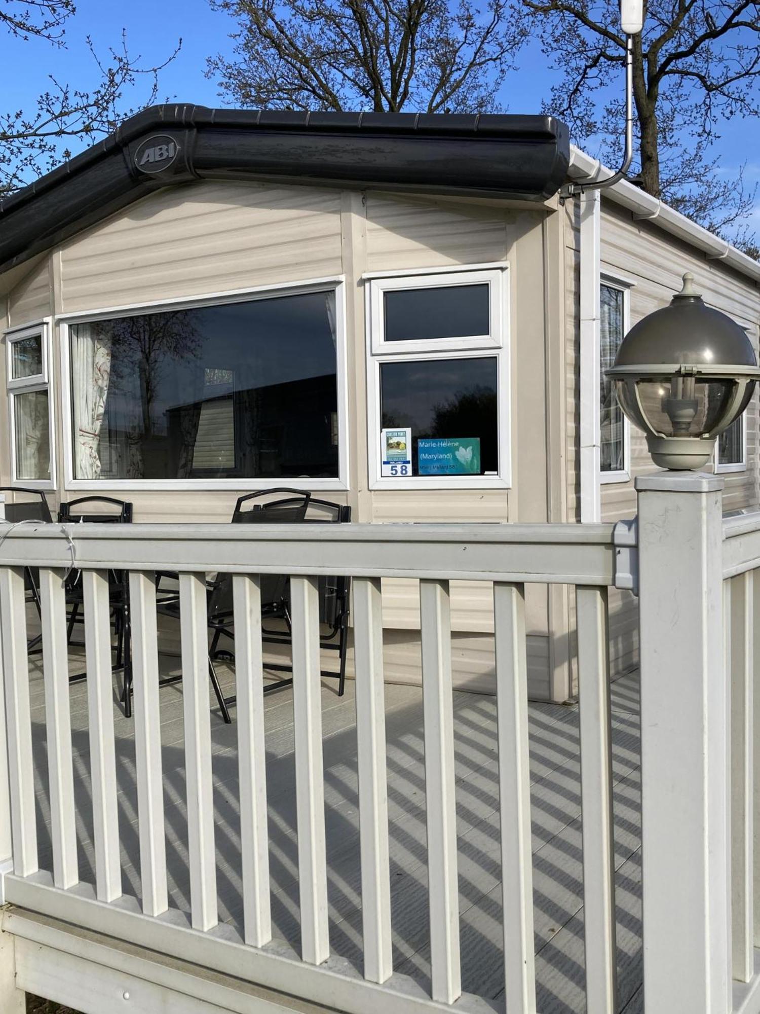 Lovely 6 Berth Caravan With Decking At Carlton Meres In Suffolk Ref 60058M Saxmundham Εξωτερικό φωτογραφία